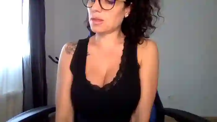 LaraCruz30