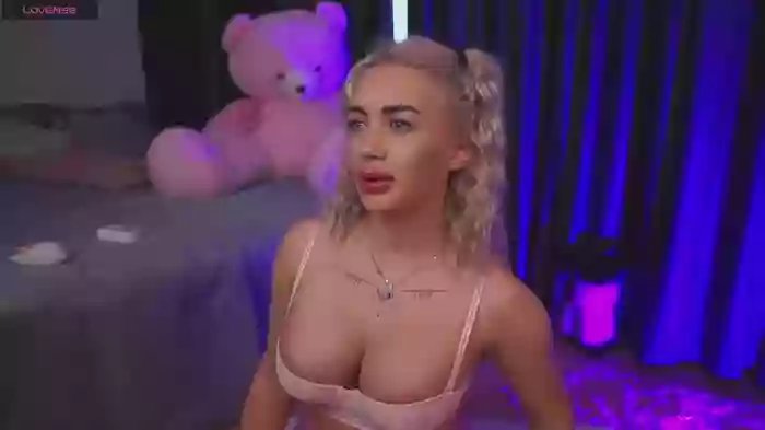 CuteLittleBlondy