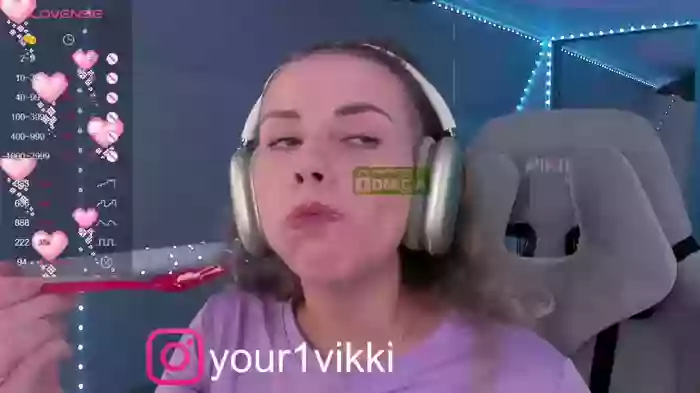 -VikkiL0vesCheese-