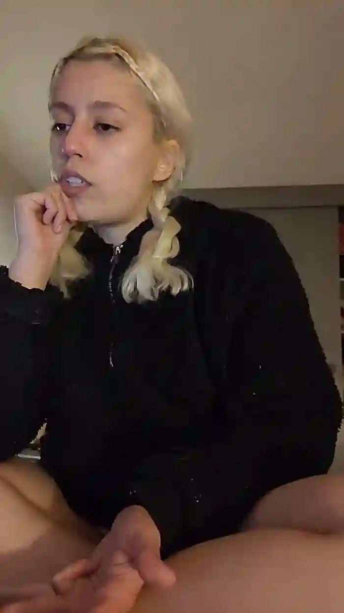 emi_laura