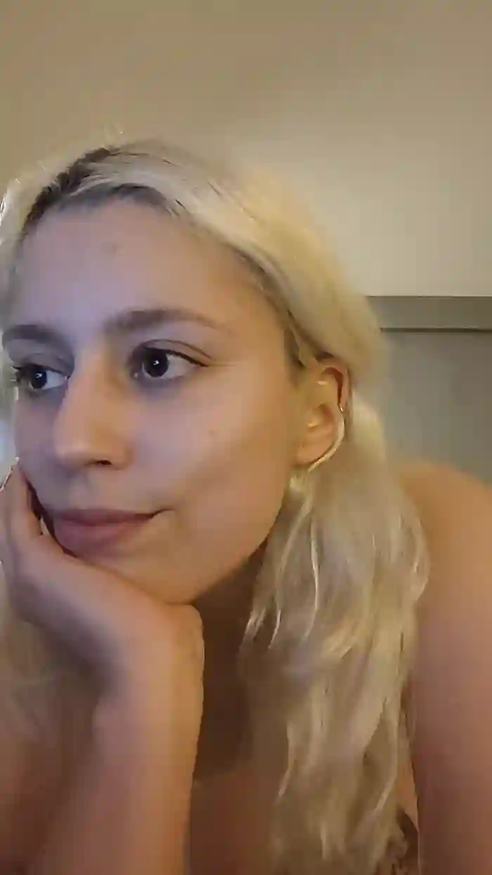 emi_laura