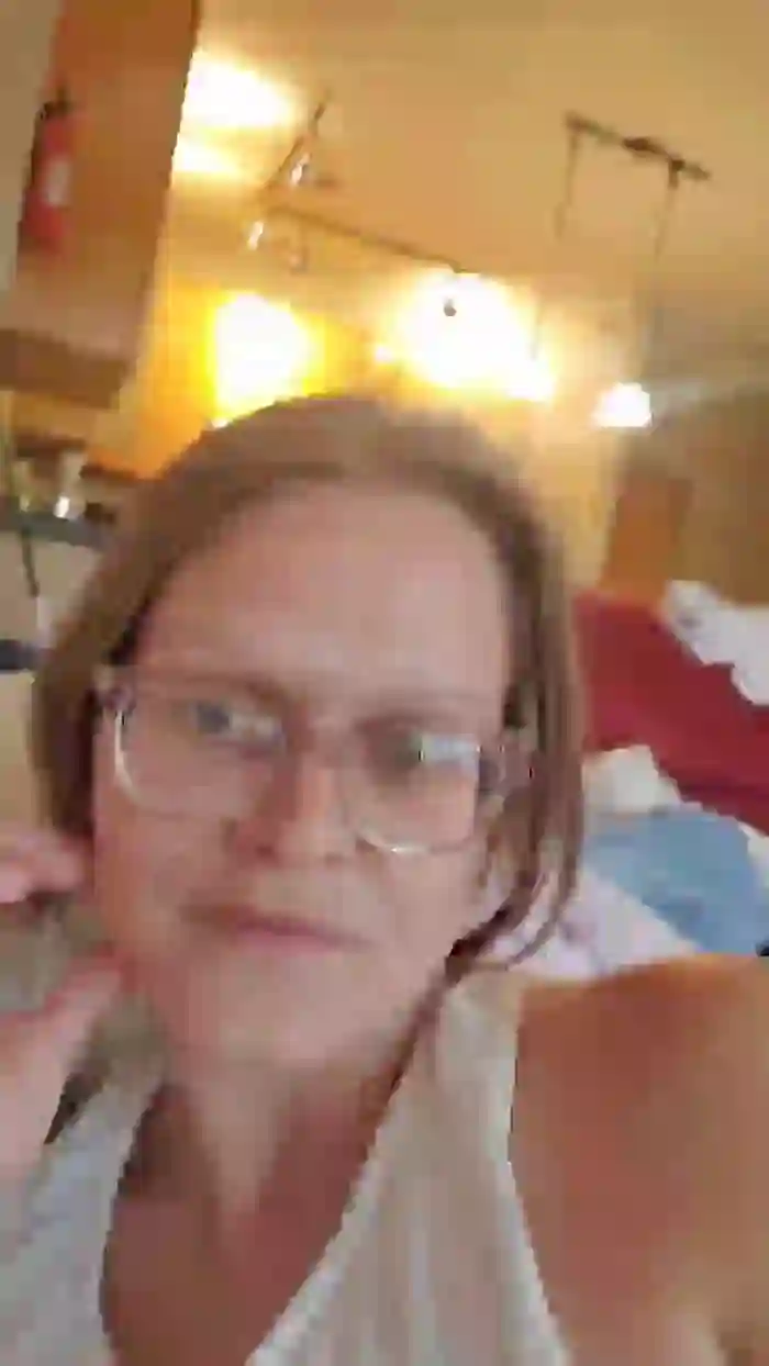 HoneyWolfxoxo