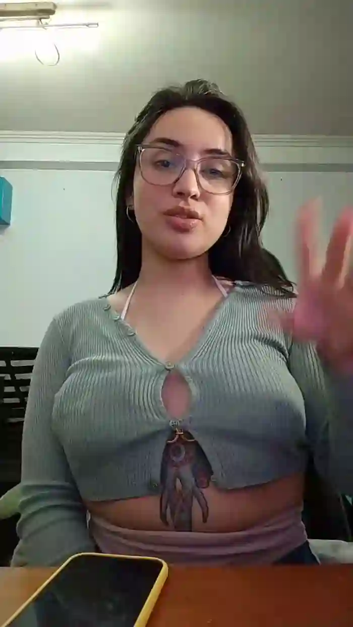 Latinaakita4