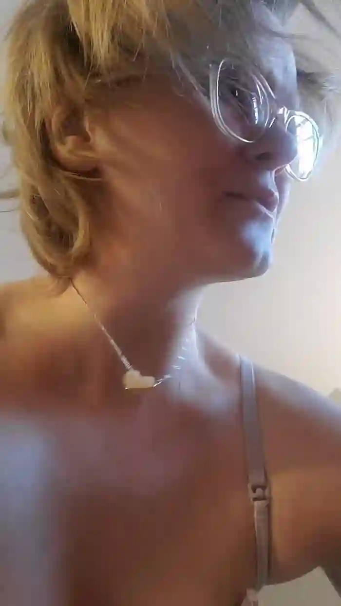 HoneyWolfxoxo