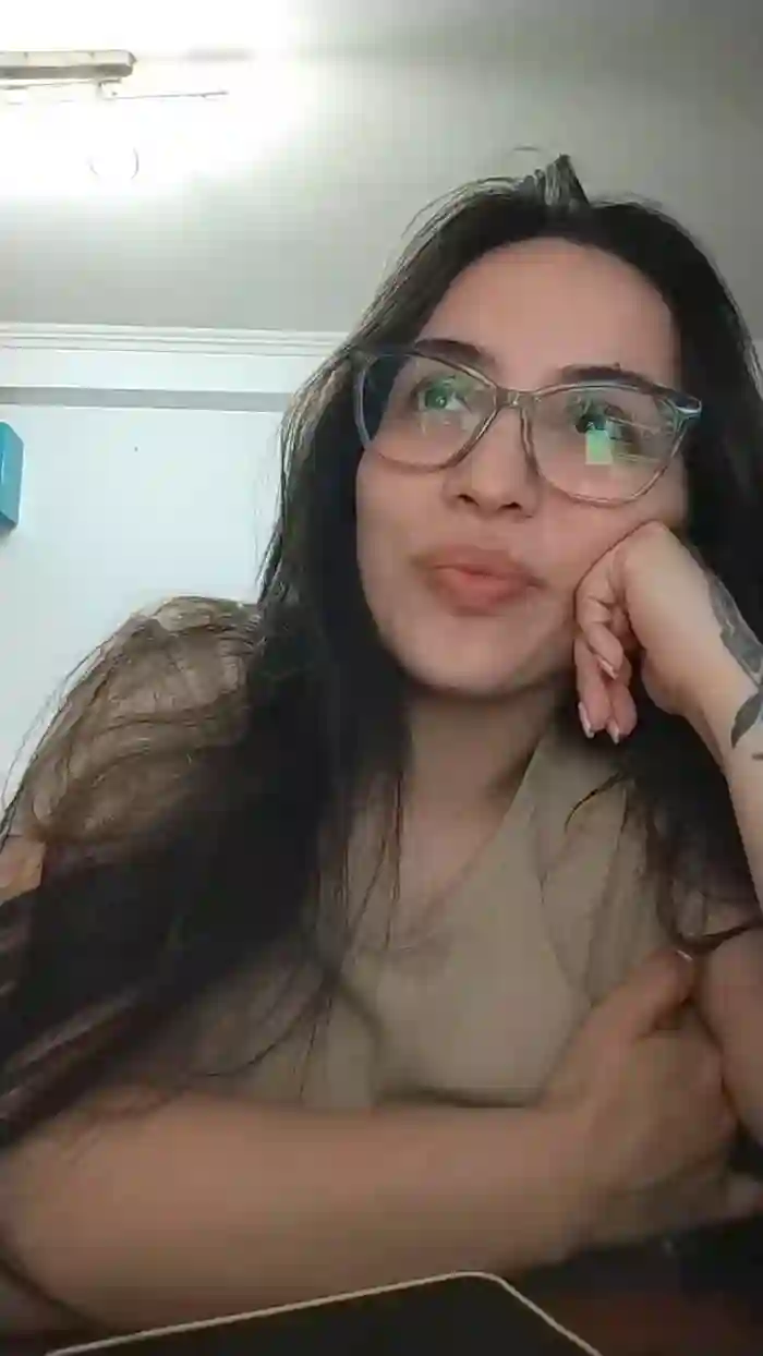 Latinaakita4