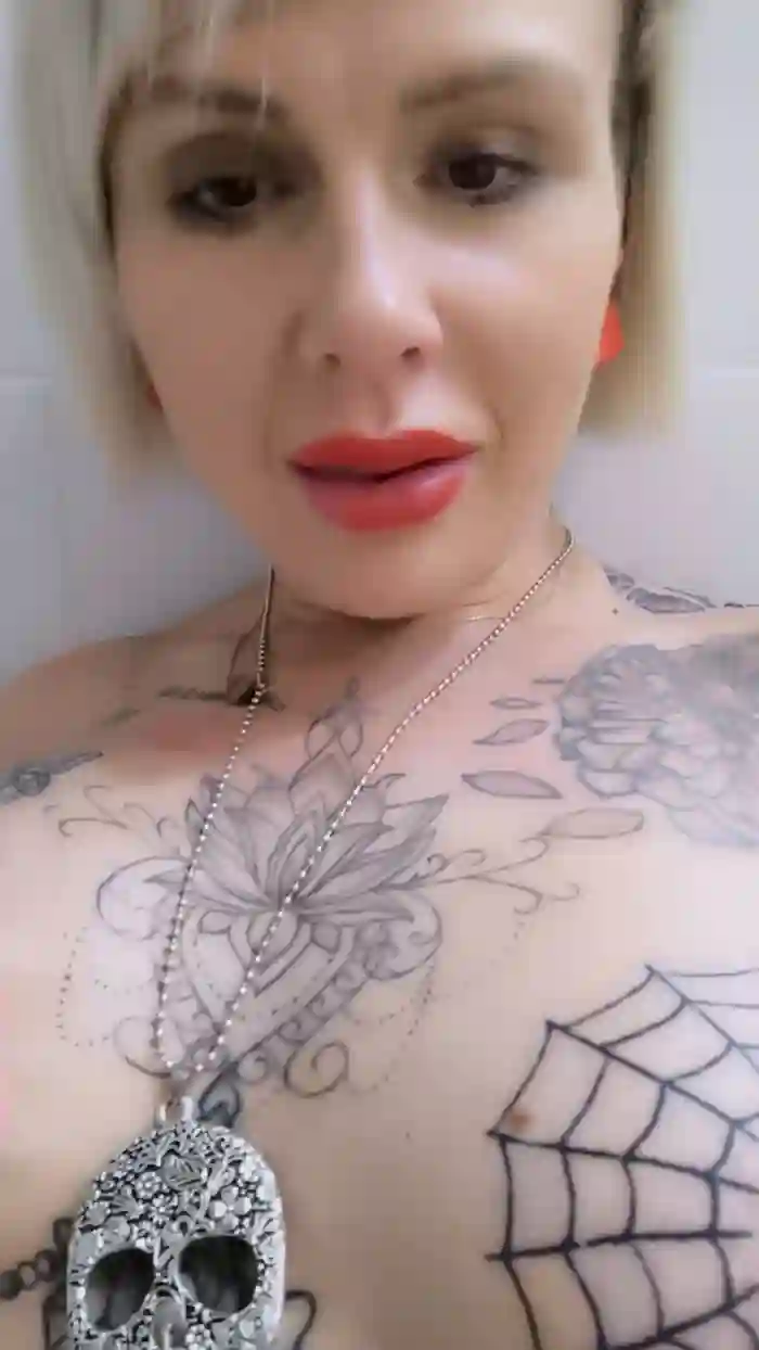 Nanina_hot