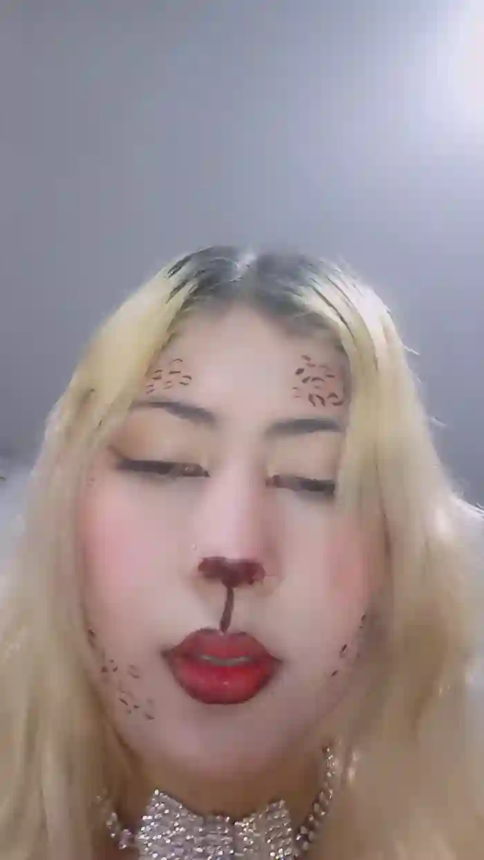 zoe_kimm