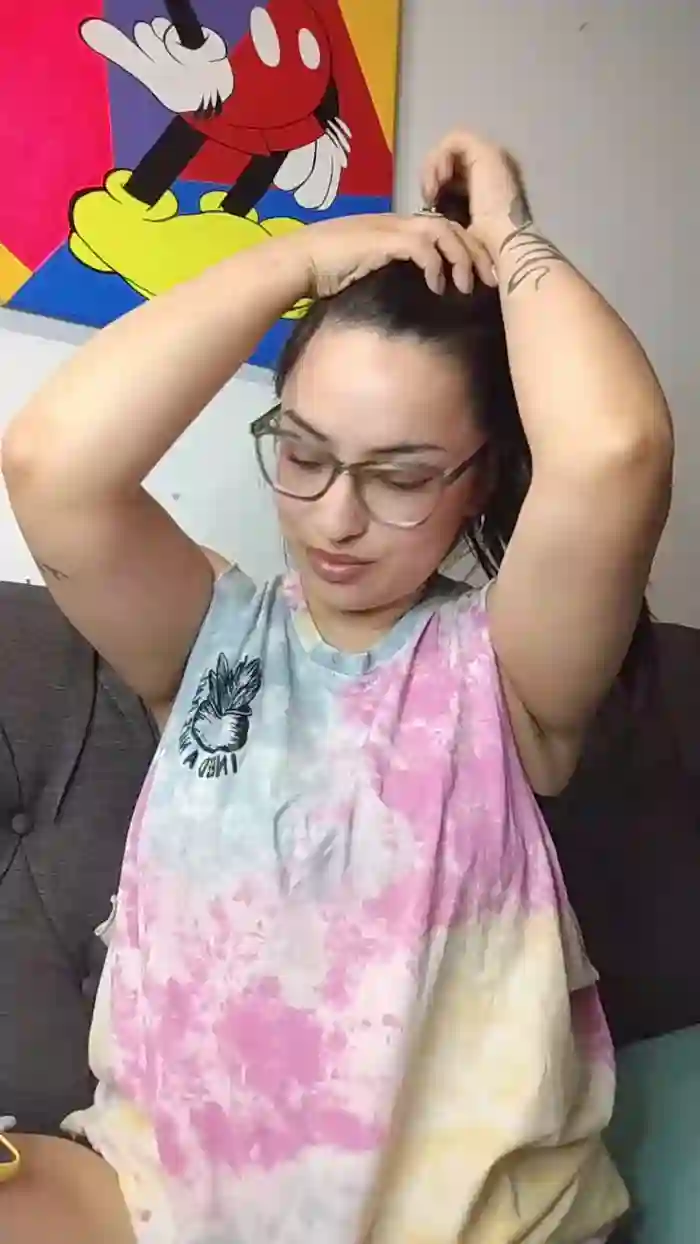 Latinaakita4