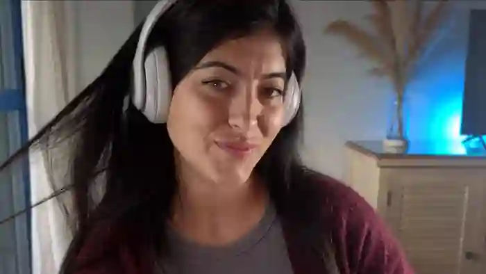 Anabel_curvy