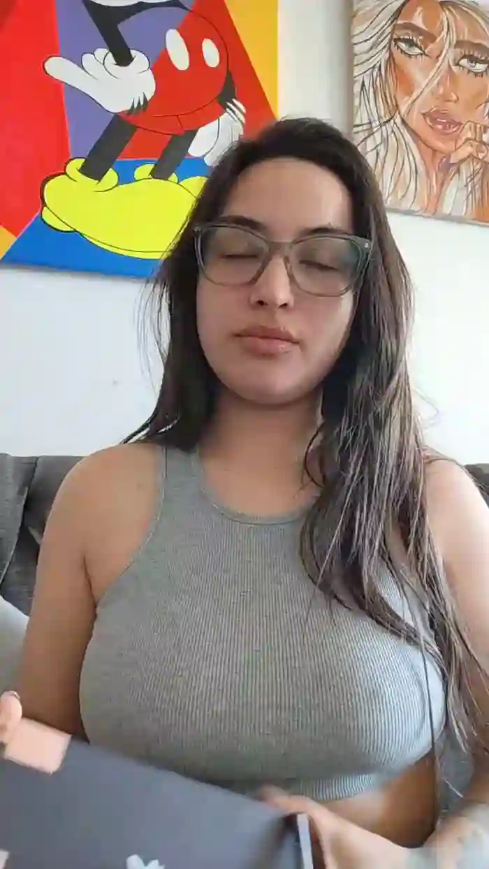 Latinaakita4