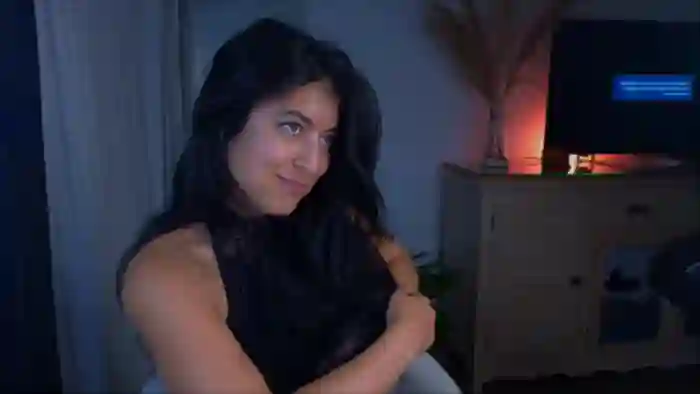 Anabel_curvy