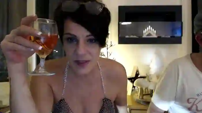 Frau_Nina