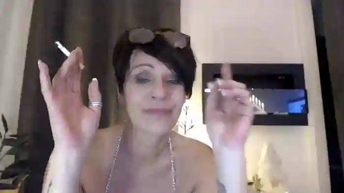 Frau_Nina