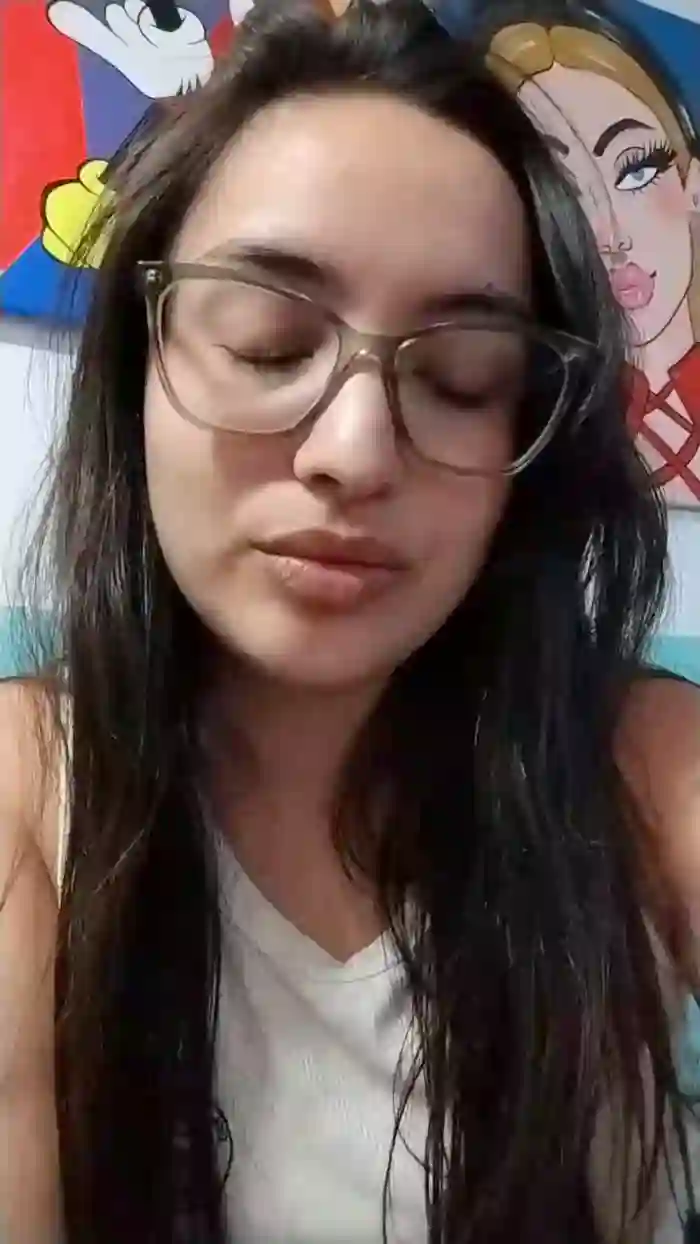 Latinaakita4
