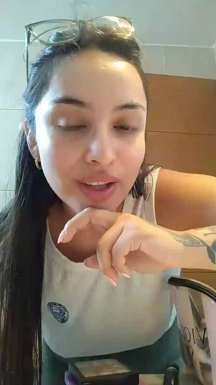 Latinaakita4
