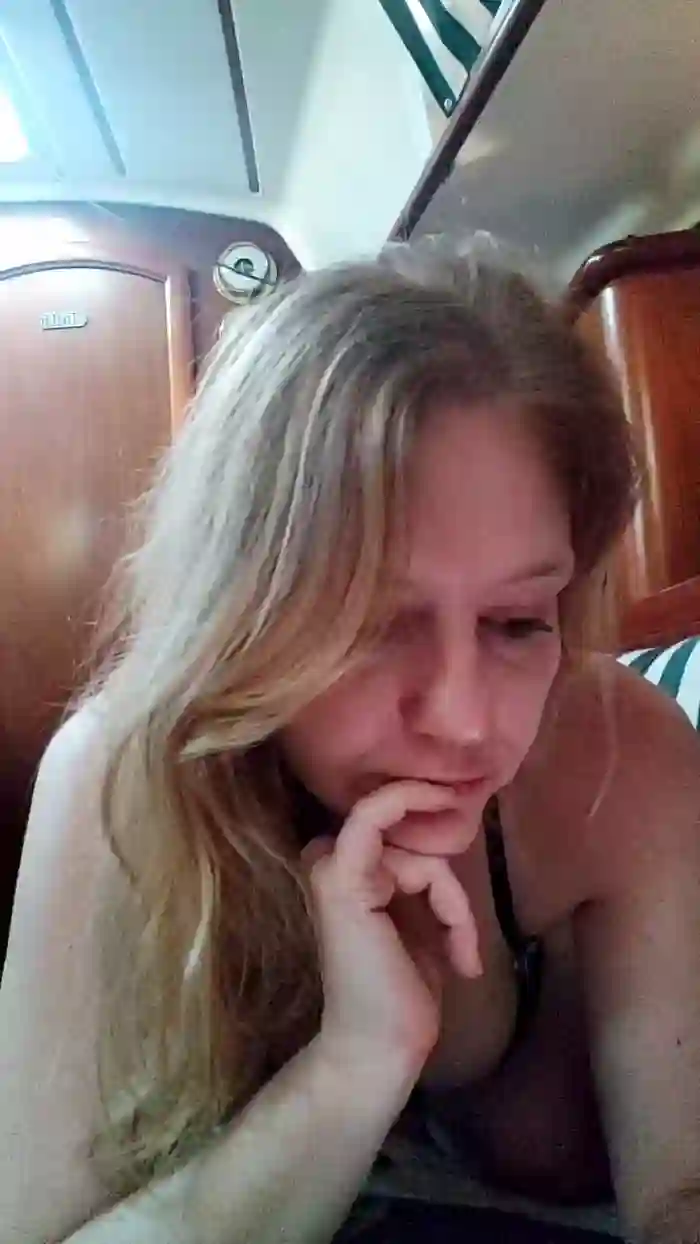 Anayshotgirl