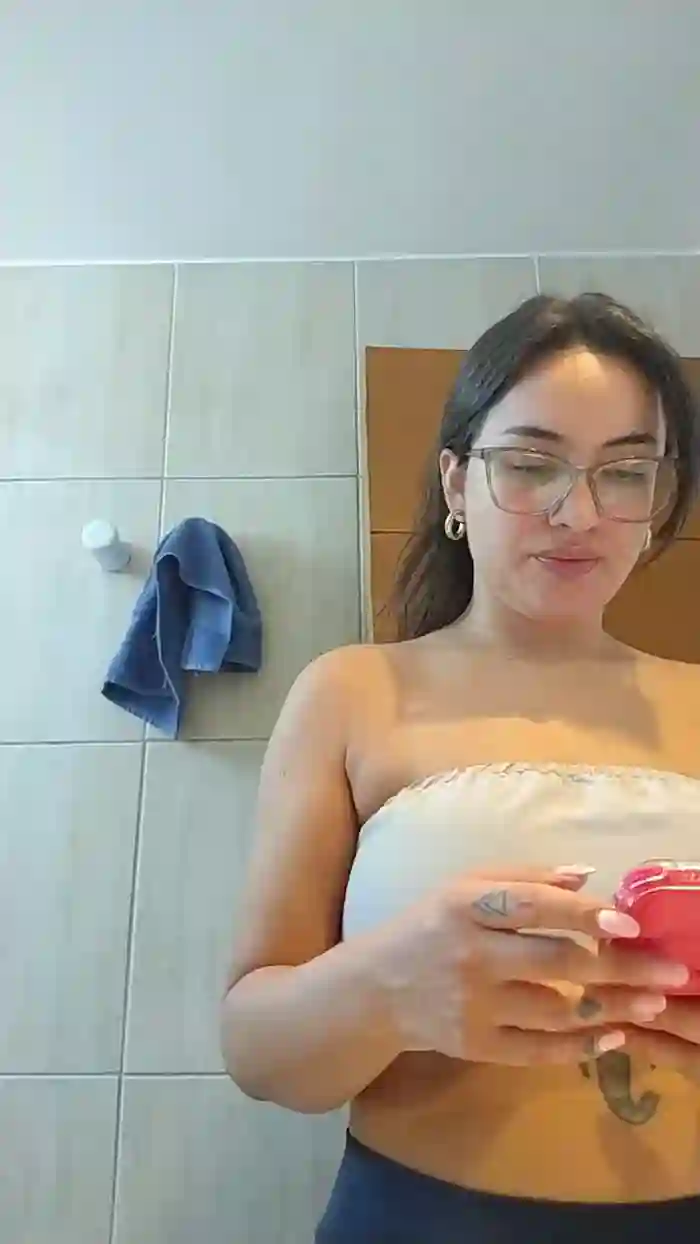 Latinaakita4