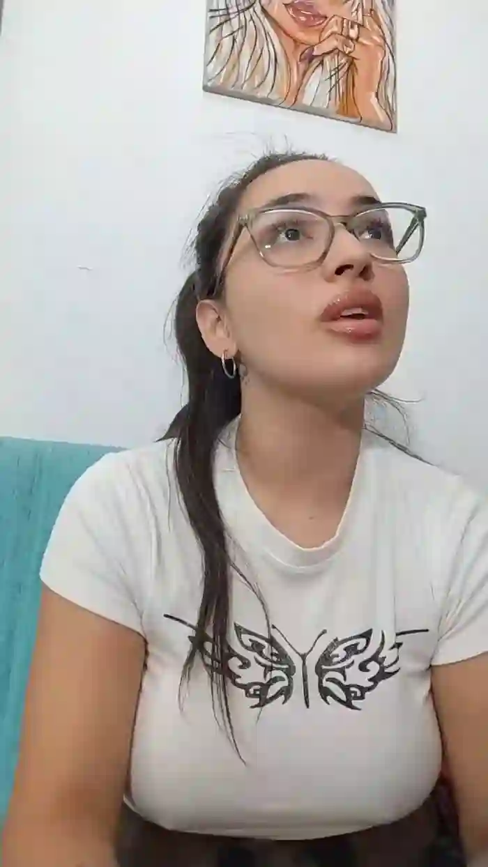 Latinaakita4