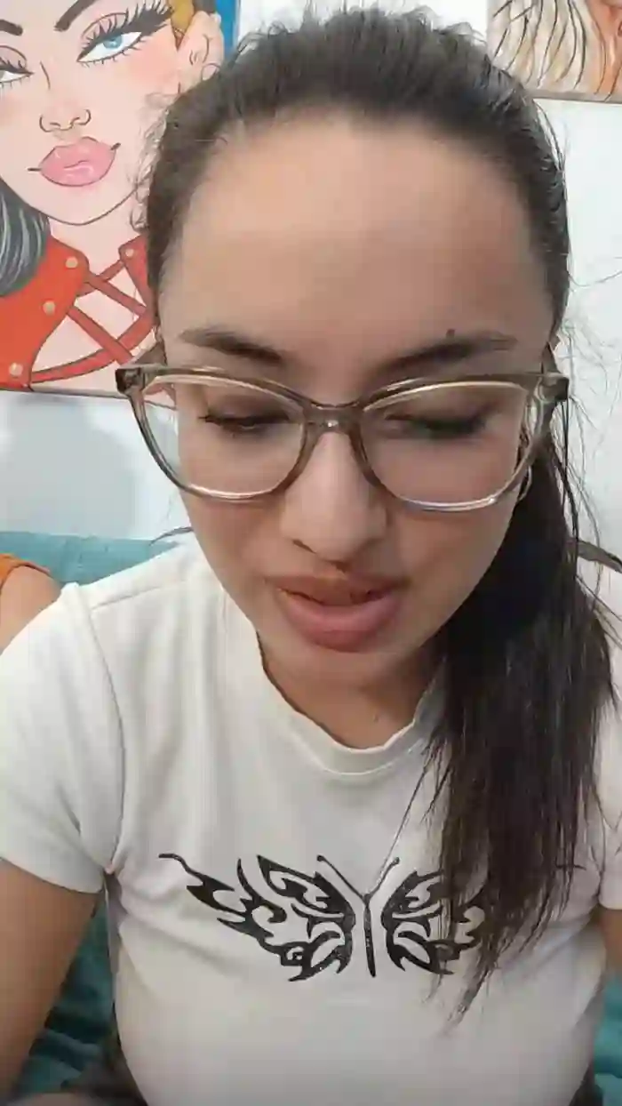 Latinaakita4