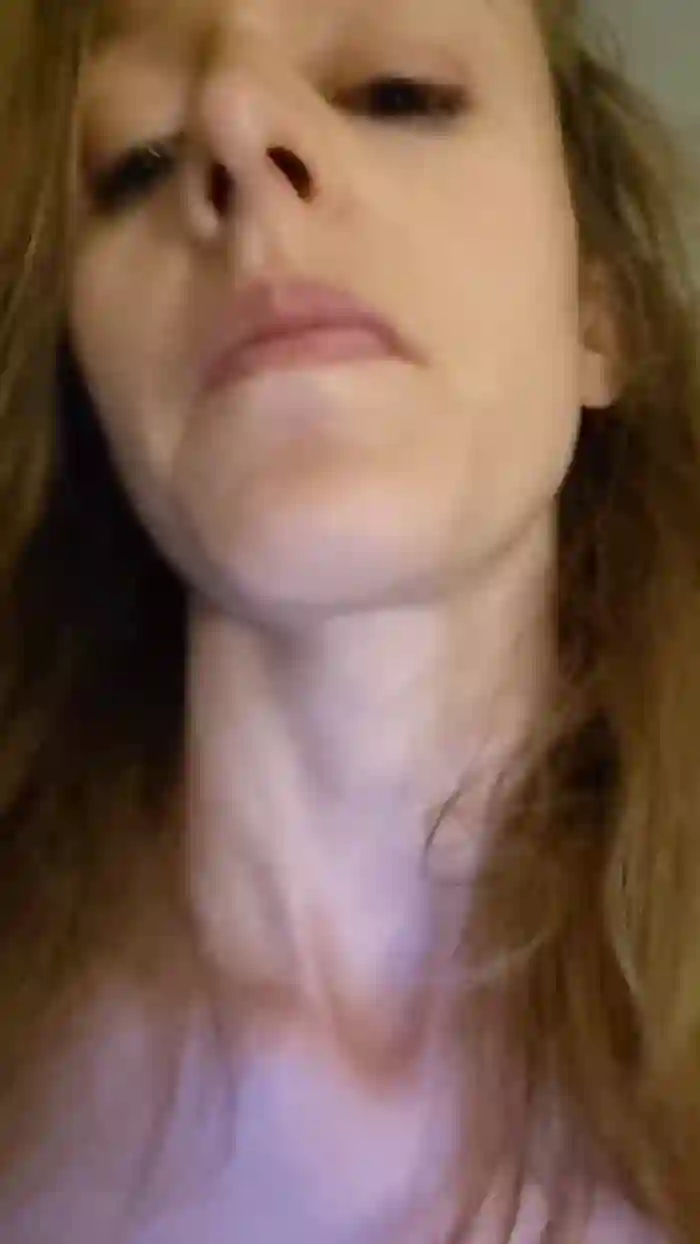 Lara33000