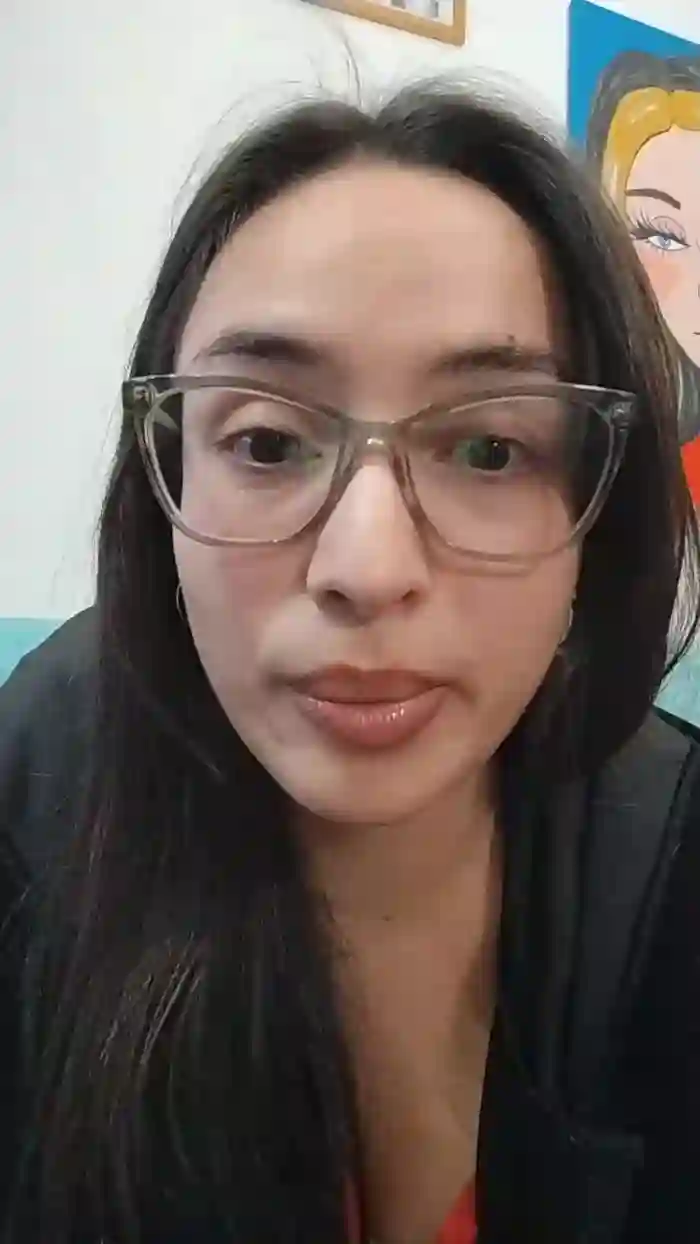 Latinaakita4