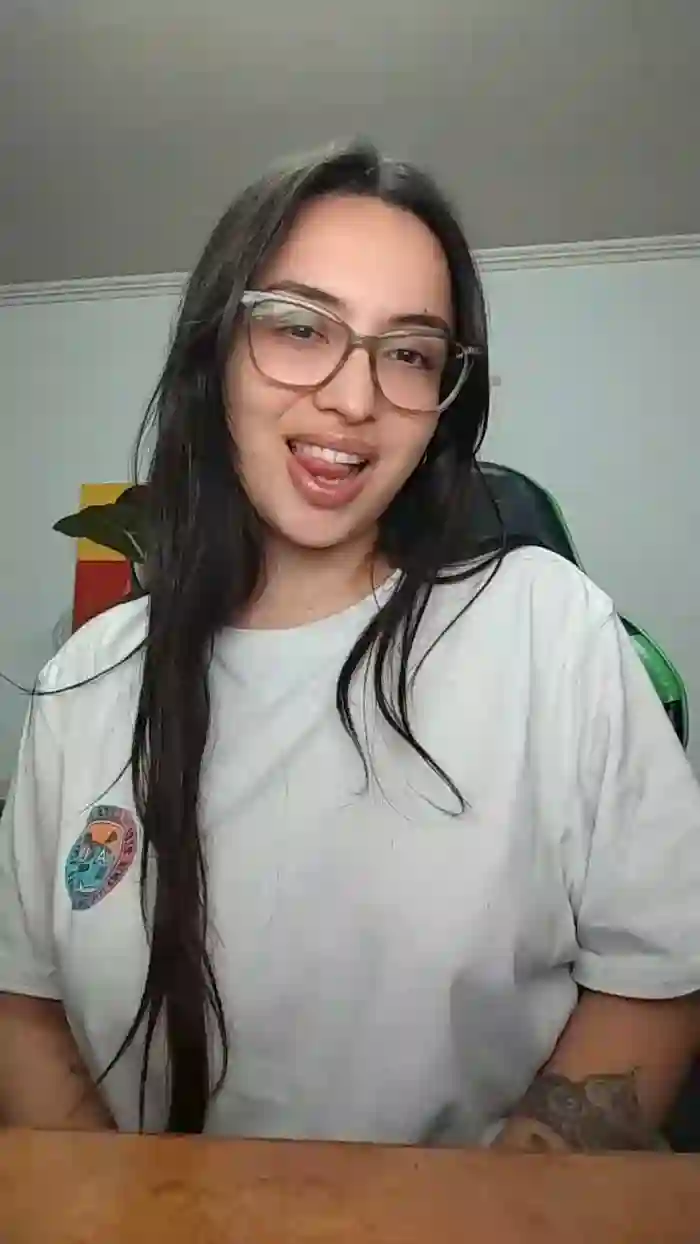 Latinaakita4