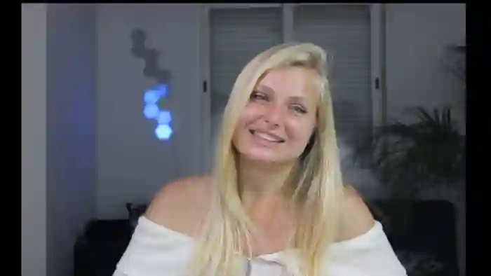 Crystal_blond