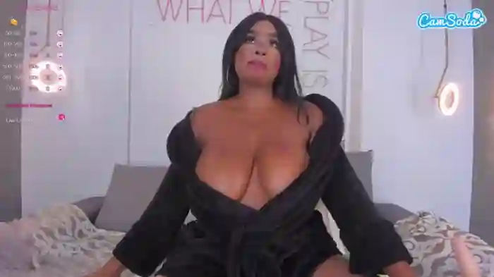 huge-boobs-ebony
