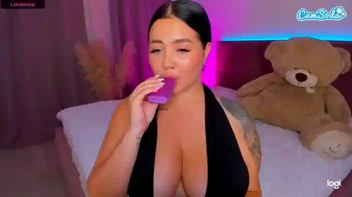 kylielips