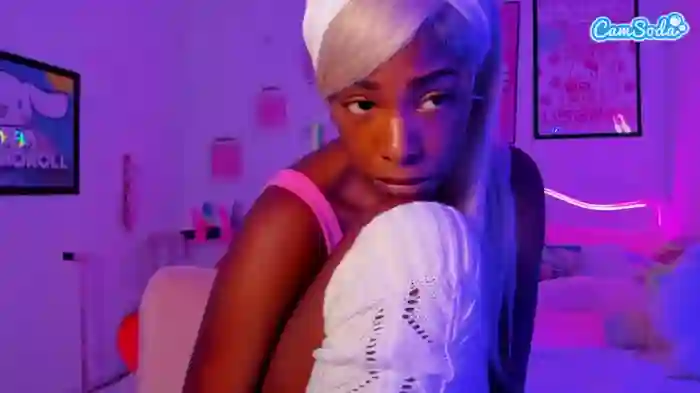 naomisimone