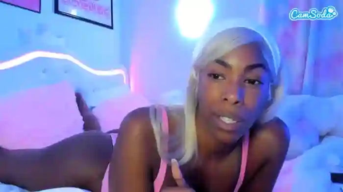 naomisimone
