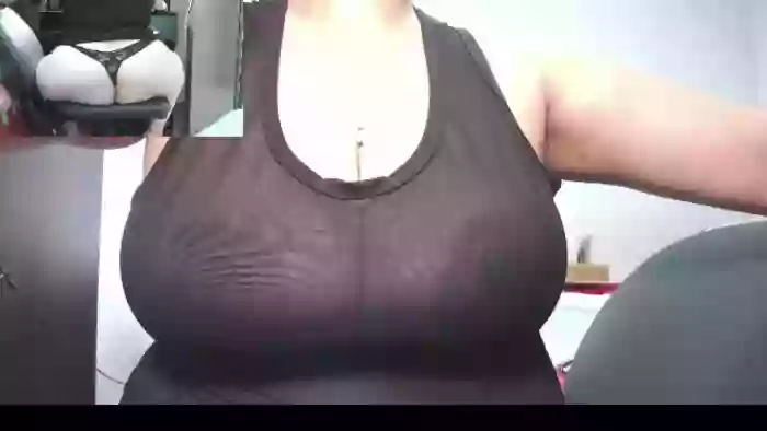 zoe_hot