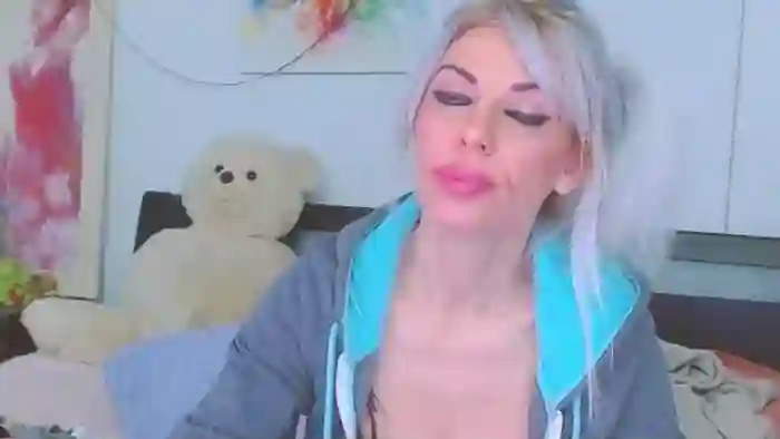 MissLaraHoney