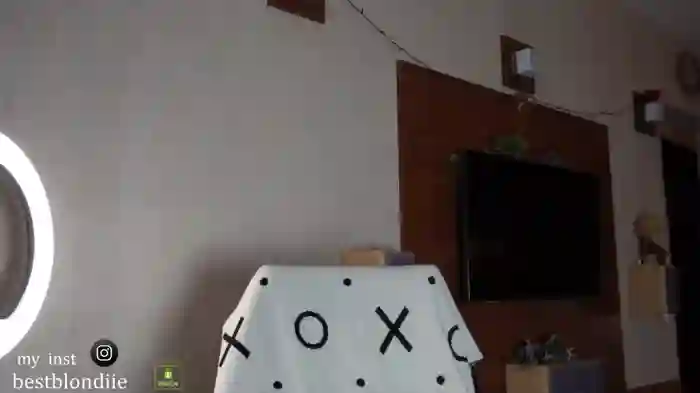 bestblondiiecb