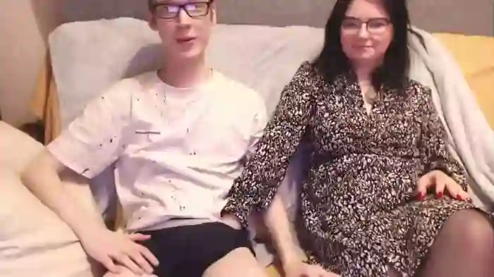 qustci_couple