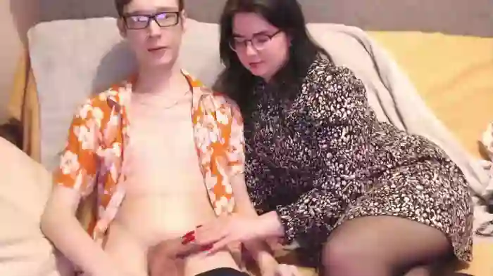 qustci_couple