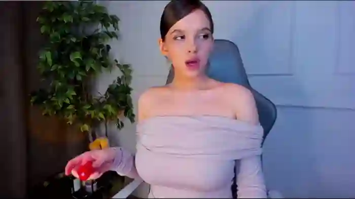 adalyn_glow