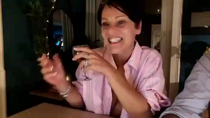 frau_nina