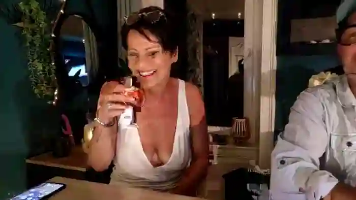 frau_nina
