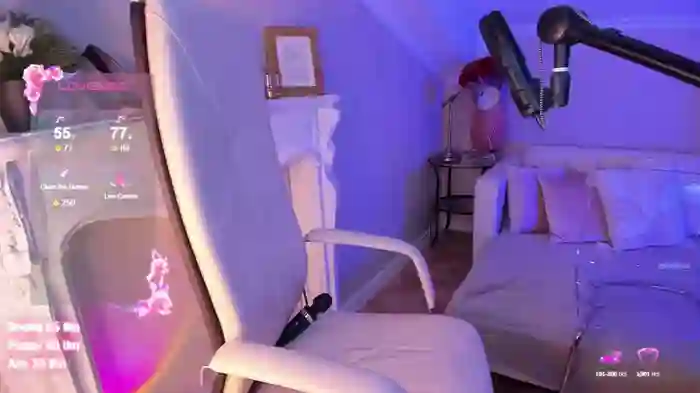 adalyn_glow