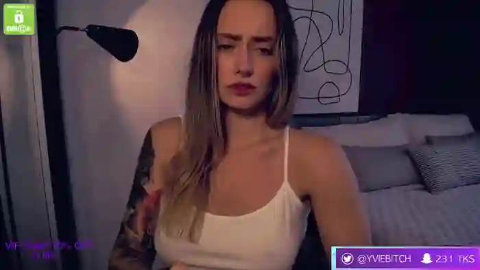 yvie_