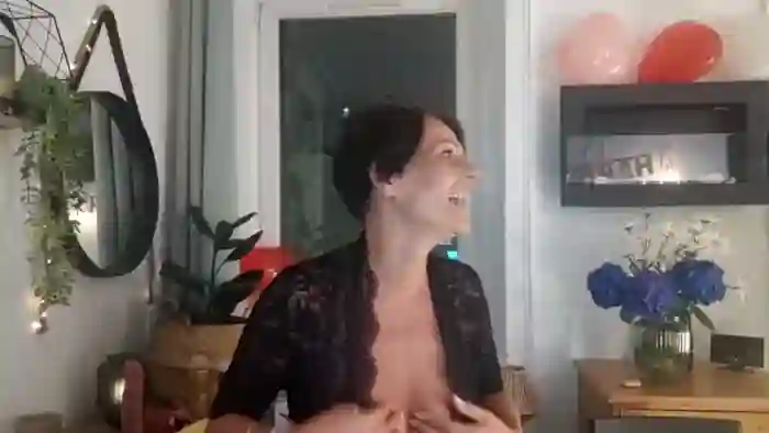 frau_nina