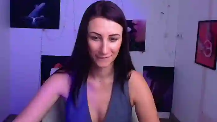 _emma_lay