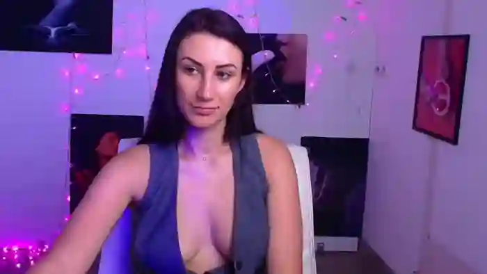 _emma_lay