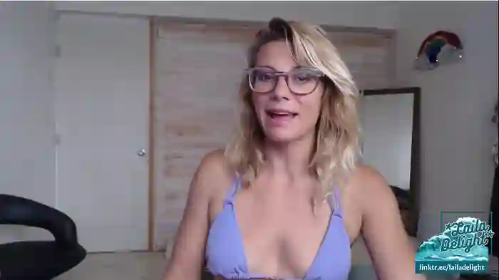 lailagetsnaked