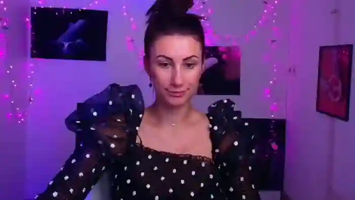 _emma_lay