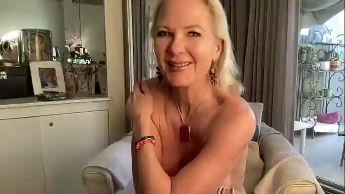 gl1tter_barbie