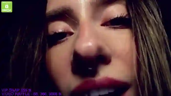 yvie_