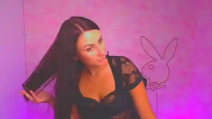 _emma_lay