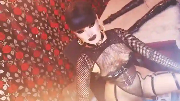 _hailyourqueenx